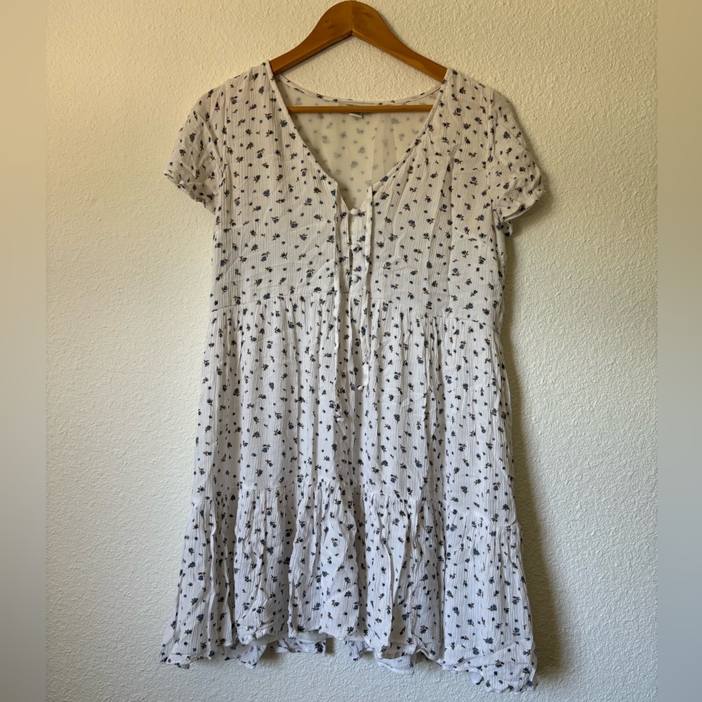 American Eagle White Floral Short Sleeve Dress